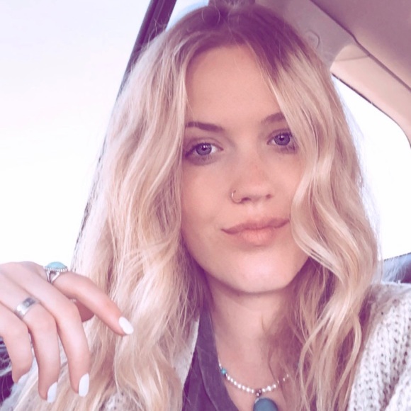 Meet your Posher, Emmerson - Picture 2 of 3